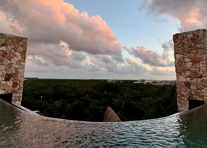Exclusivo! 2 Dormitorios, 4 Camas, De 1 A 6 Huéspedes Con Terraza Directo A La Alberca Y Otra Alberca Azotea Wifi , Gym , Sauna, Elevador Y Mas!!! * Tulum